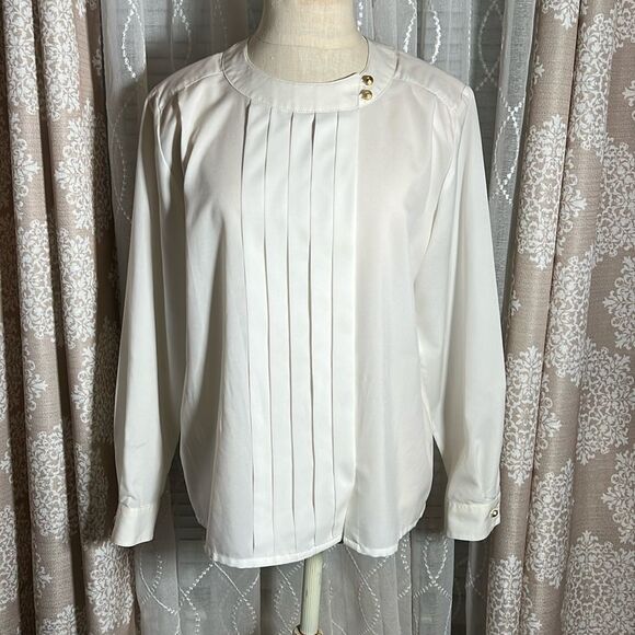 Laura and Jane pleat front blouse with gold button detail size 6 - Picture 1 of 6